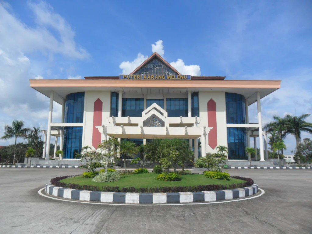 Bangunan Aula Lantai I Gedung Putri Karang Melenu